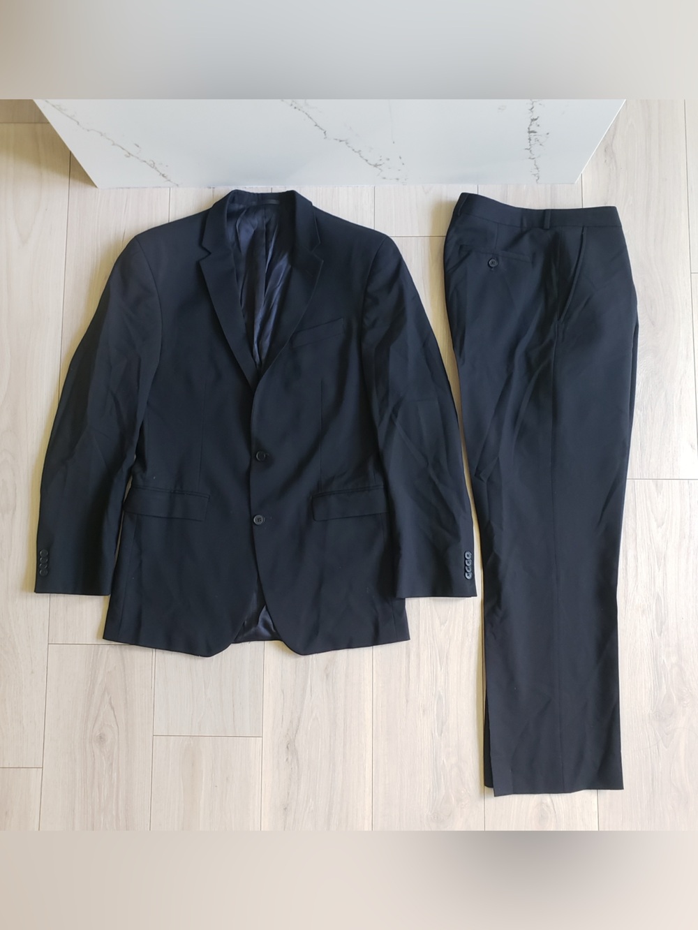 Kenneth Cole New York Black Two-Piece Suit - Classic Notch Lapel 42L 36W